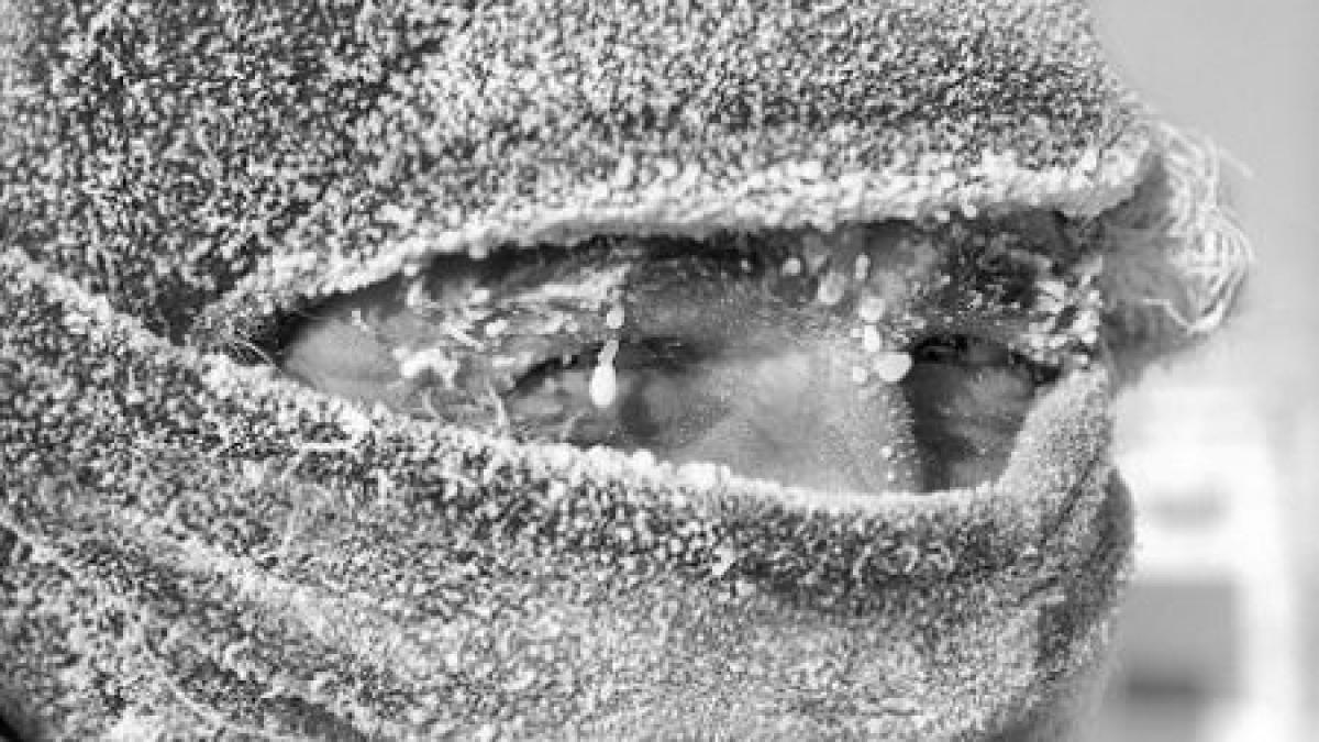 gerul si ninsorile pun stapanire pe europa peste 500 de oameni au murit inghetati de frig