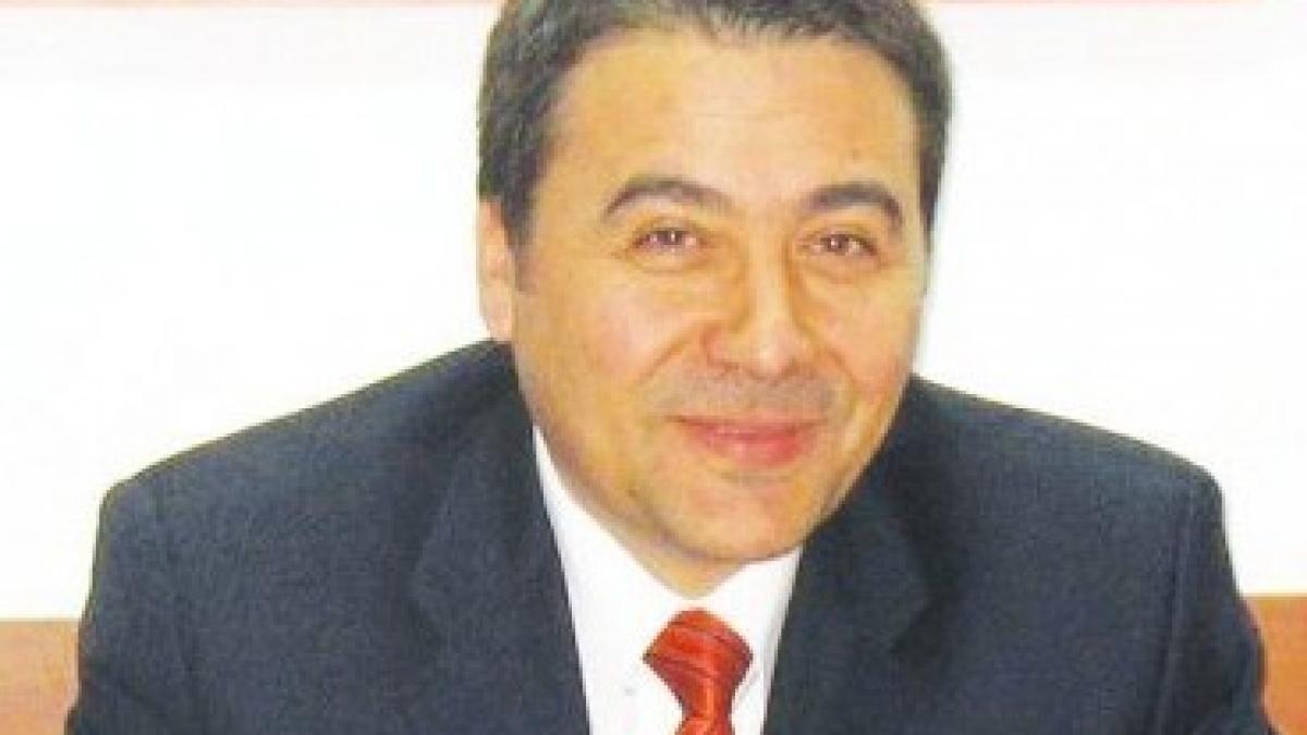 stelian fuia viitorul ministru al agriculturii iubeste florile a jurizat mai multe concursuri miss