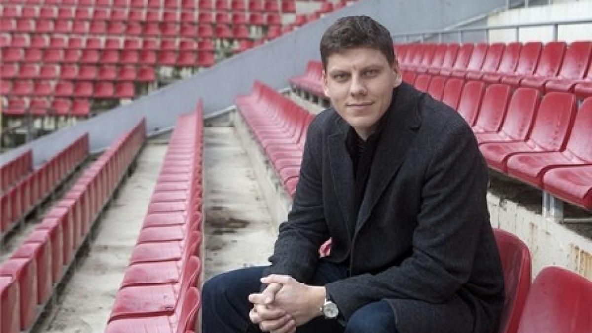 vicepresedintele clubului sparta praga gasit mort in biroul sau avea o rana la cap si contuzii la