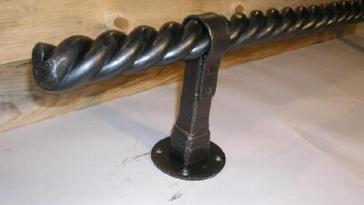 anglia hotii de fier vechi se orienteaza spre biserici si monumente prejudiciile totale depasind un