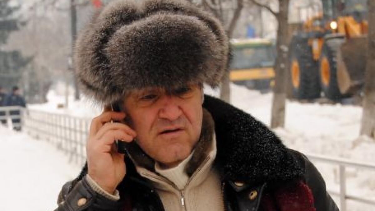 gigi becali a venit cu 12 utilaje de deszapezire in vrancea nu plecam pana nu deszapezim tot judetul