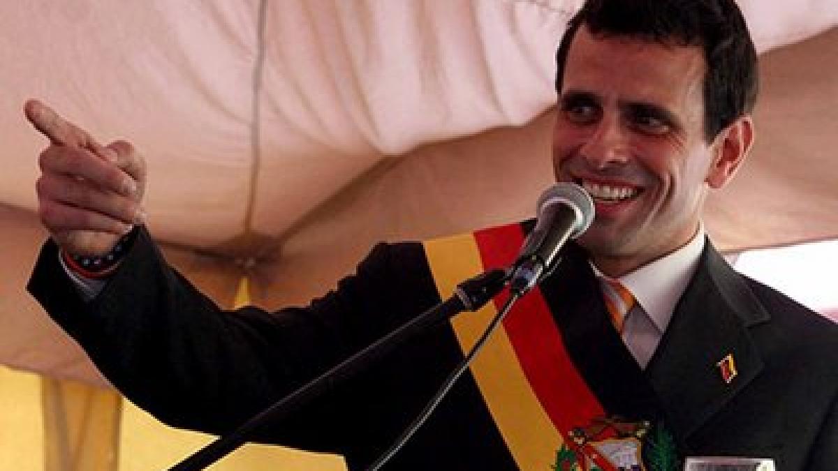 el l ar putea detrona pe hugo chavez henrique capriles promite sa scoata venezuela din criza
