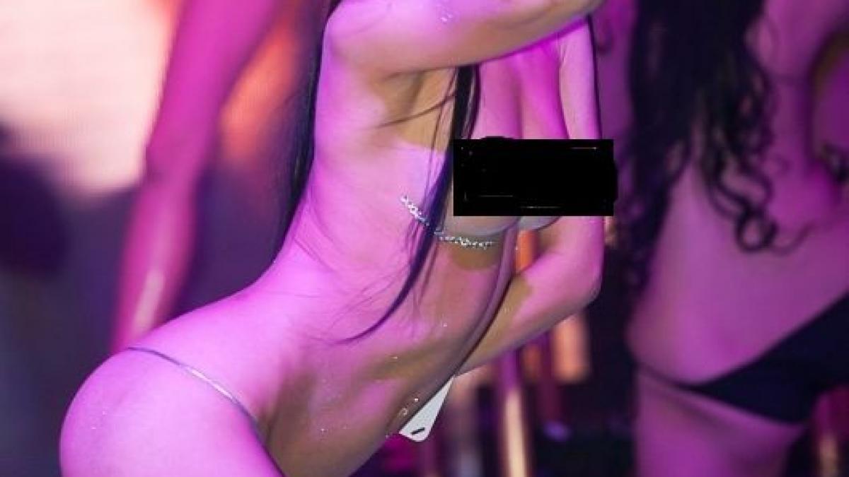 frumusetea degradanta ce au ajuns concursurile de miss concurentele mimeaza sexul oral in fata