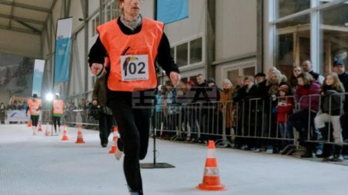 nou record mondial la alergarea descult pe zapada un german a facut 5 000 m in sub 24 de minute