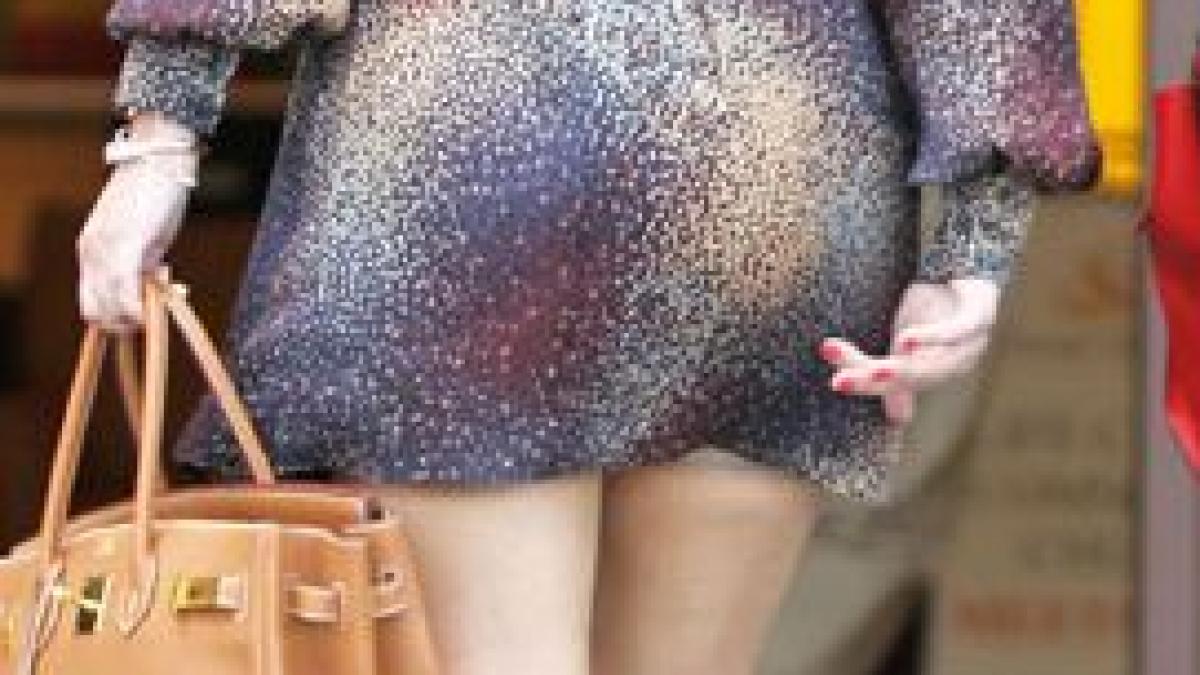 numai la slujba nu i a stat gandul preotului vezi cum s a imbracat vedeta cu cel mai comentat