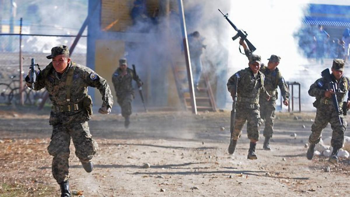 358 de detinuti au ars de vii intr un incendiu urias care a mistuit o inchisoare ferma din honduras