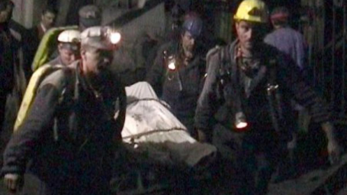 Accident în Mina Lonea: Trei ortaci au ajuns la spital cu arsuri în urma unui scurtcircuit produs în subteran