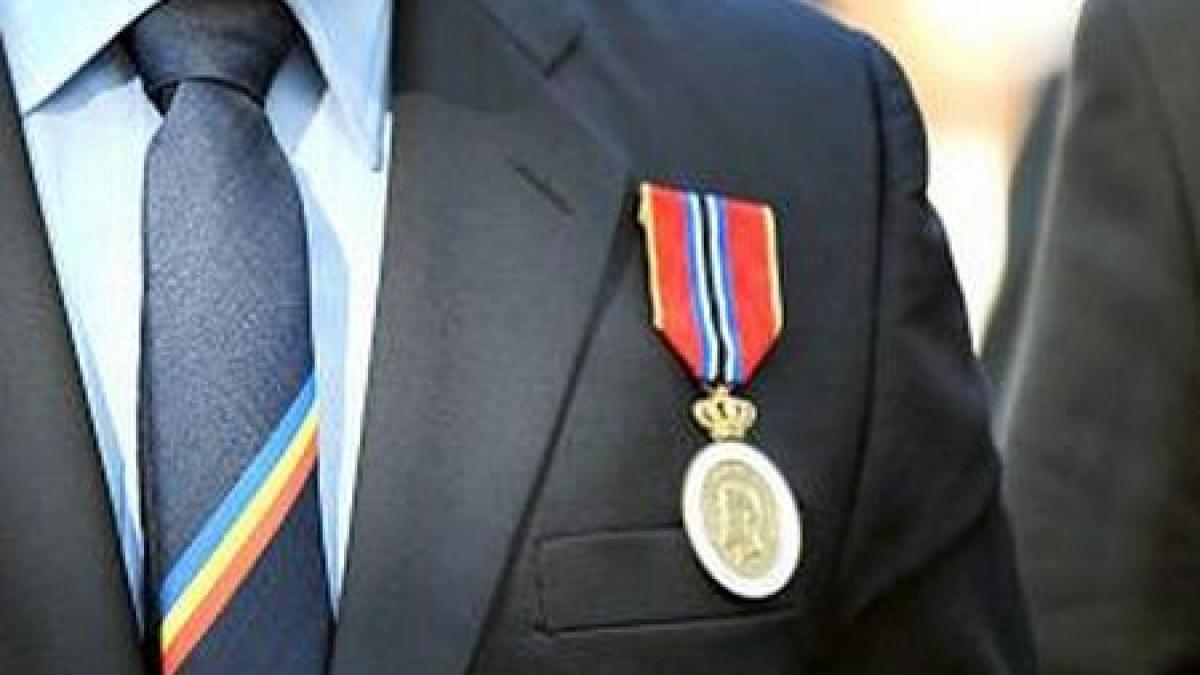 peste un milion de euro pentru medalii si decoratii atat va cheltui administratia prezidentiala