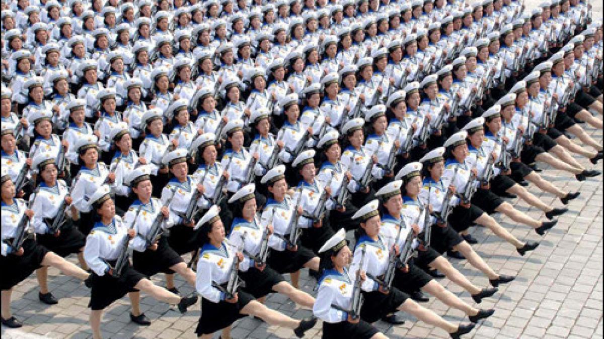 serbarile de 23 august de la noi erau o gluma pe langa paradele de la phenian defunctul kim jong il