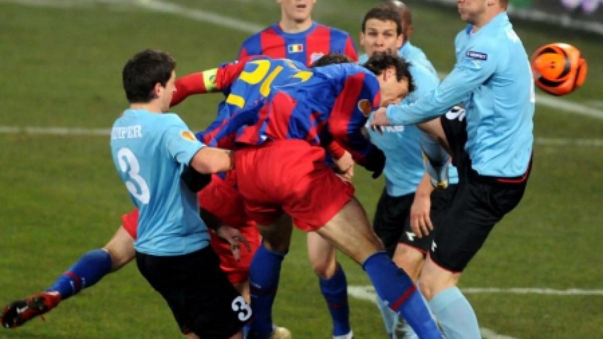 suporter olandez ranit intr un bar din bucuresti inainte de steaua twente