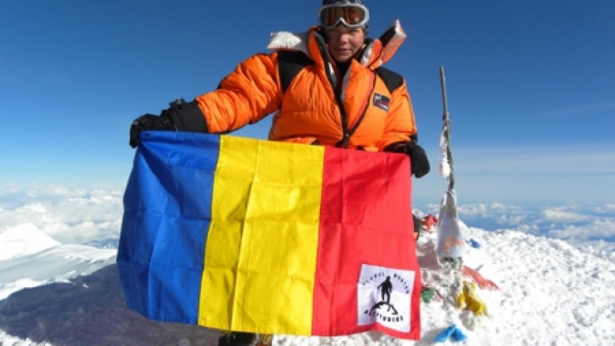 crina coco popescu este oficial prima femeie care a escaladat seven volcanoes