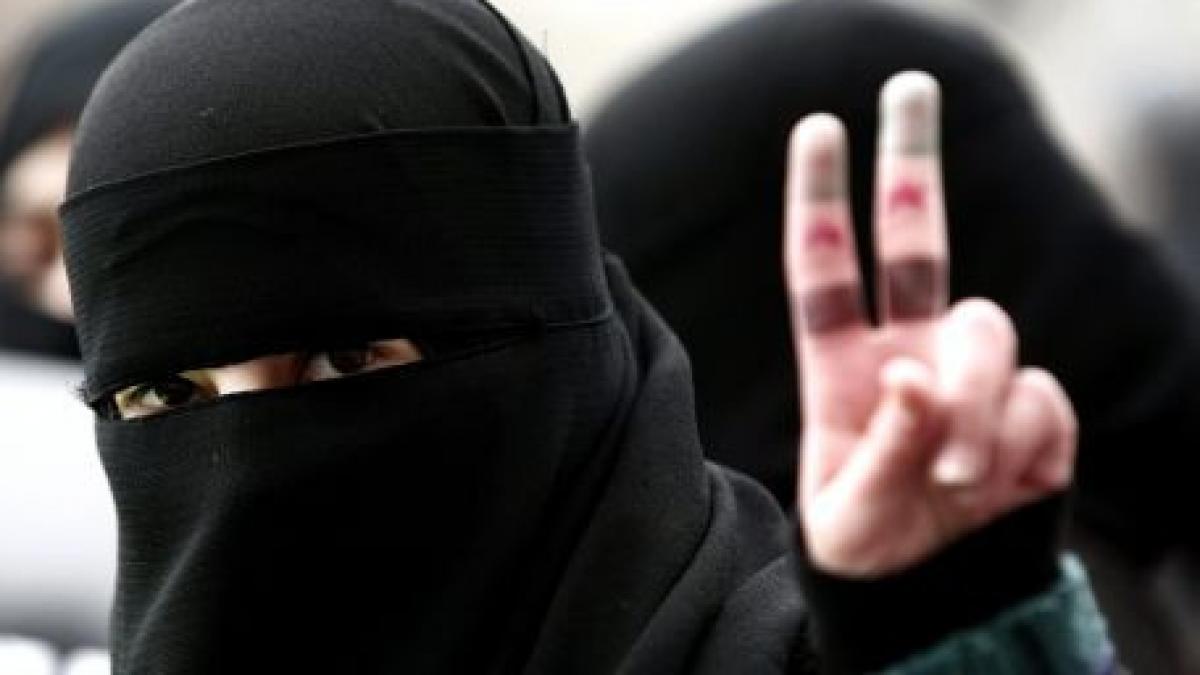 zeci de mii de manifestanti continua protestele in siria pentru a cere inlaturarea regimului