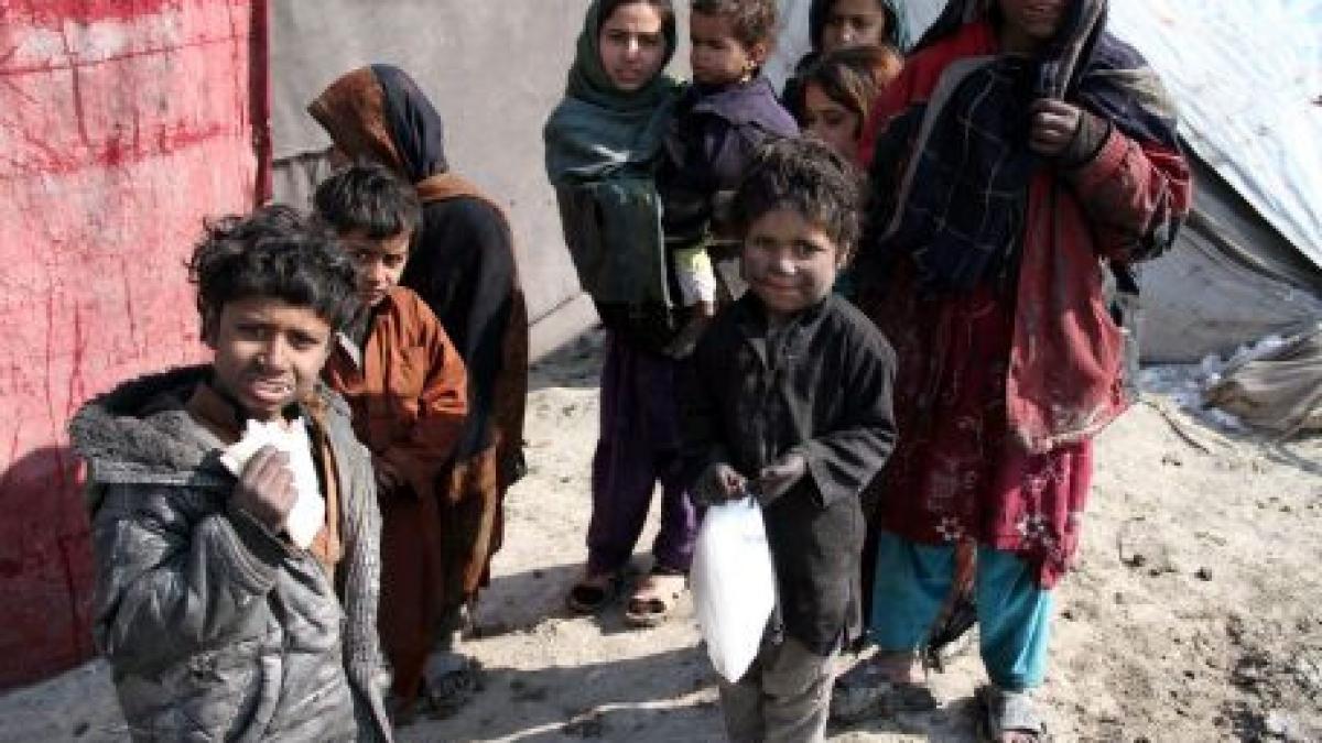 afganistan 40 de copii au murit in ultima luna din cauza valului de ger si ninsori