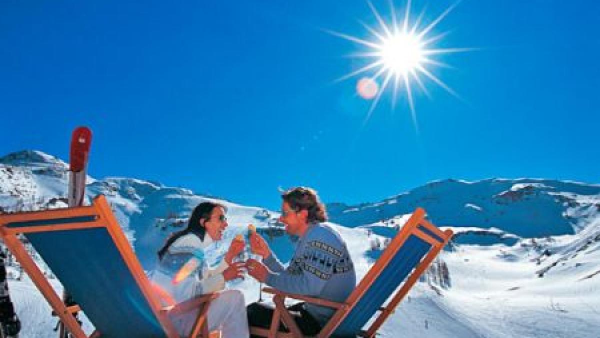 functionarii publici instruiti din bani europeni pe partia de schi vezi cat a costat trainingul