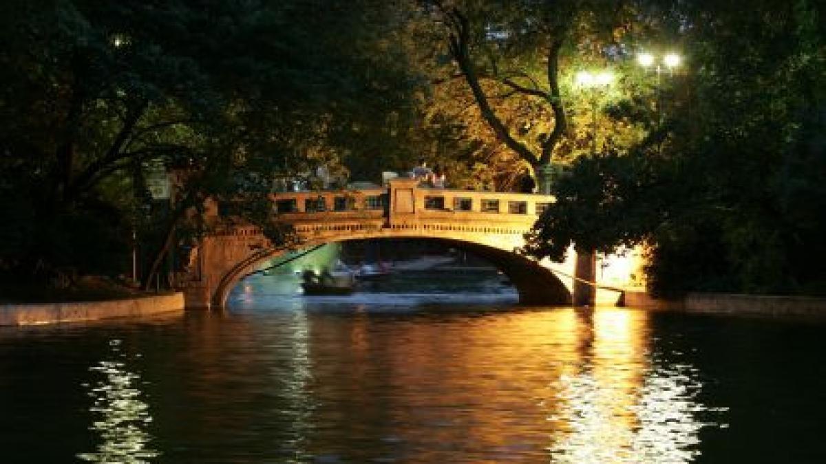 podurile din cismigiu vor fi restaurate bucurestenii vor scoate din buzunar un milion de euro