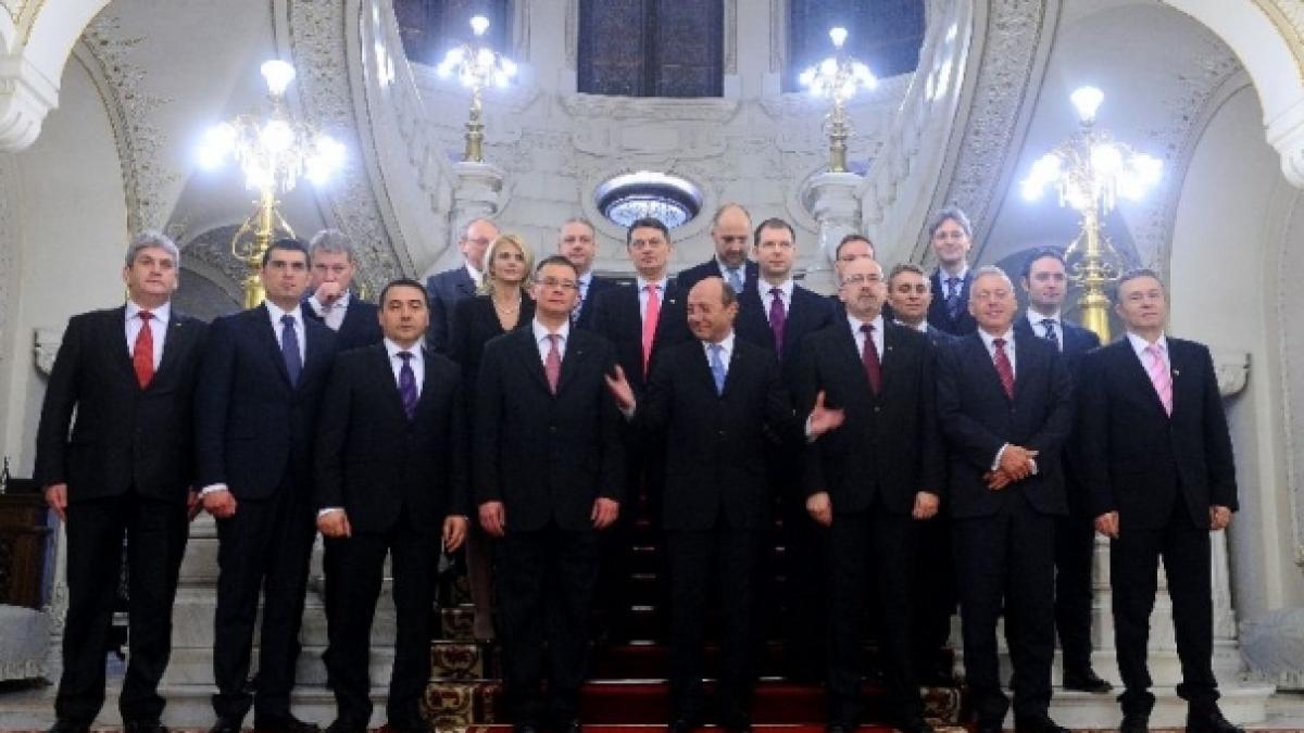 aranjamentele florale calatoriile in strainatate si telefoanele urgente extreme pentru care