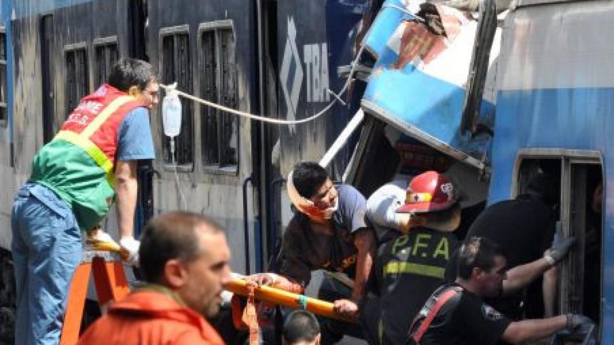 peste 50 de morti si 700 de raniti in accidentul din argentina vatmanul si mecanicul par sa iasa