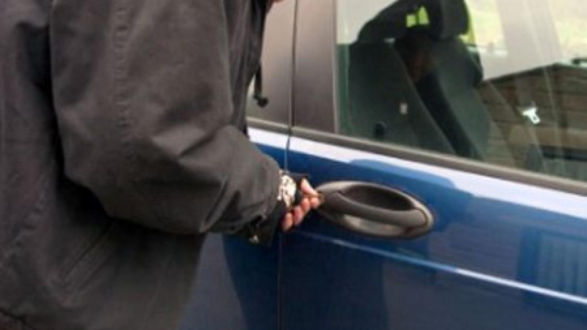 razii in constanta ilfov si dambovita oamenii legii cauta persoane suspectate de trafic cu masini