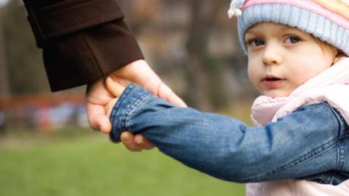 situatie aberanta la arad a ramas fara indemnizatie de crestere a copilului din cauza unei datorii
