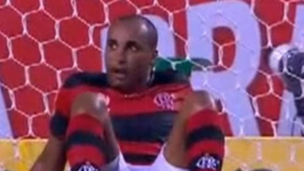 incredibil cum sa ratezi golul de la un metru distanta cu poarta goala