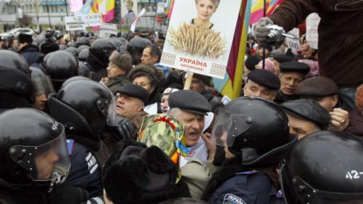 viktor ianukovici dispus sa o gratieze pe iulia timosenko daca va cere