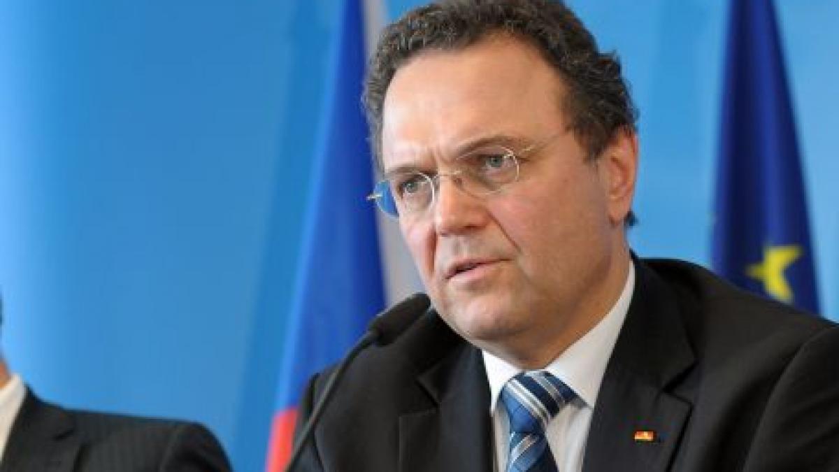 ministrul german de interne cere public iesirea greciei din zona euro