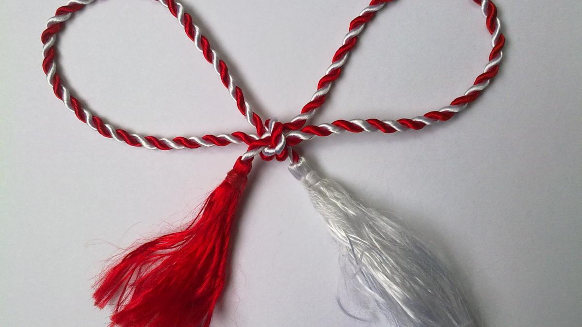 o femeie din resita face martisoare comestibile cele mai apreciate sunt cele din caramele