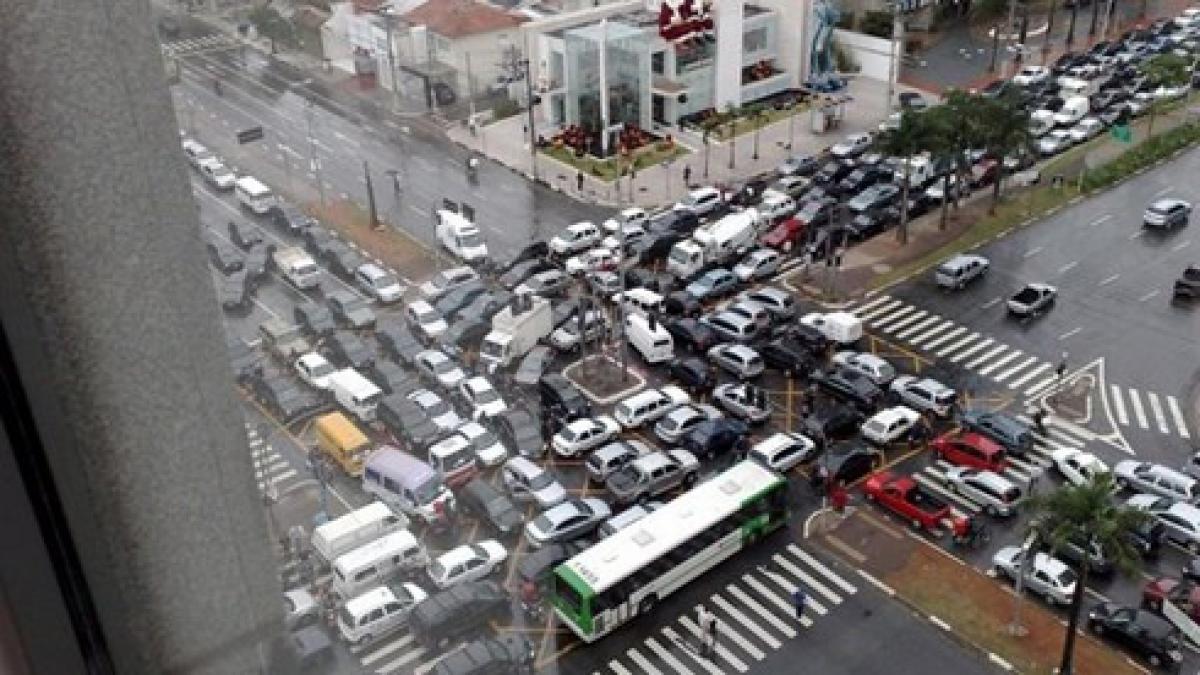 femeia de care am avea nevoie disperata in bucuresti vezi cum a schimbat viata soferilor din tara ei