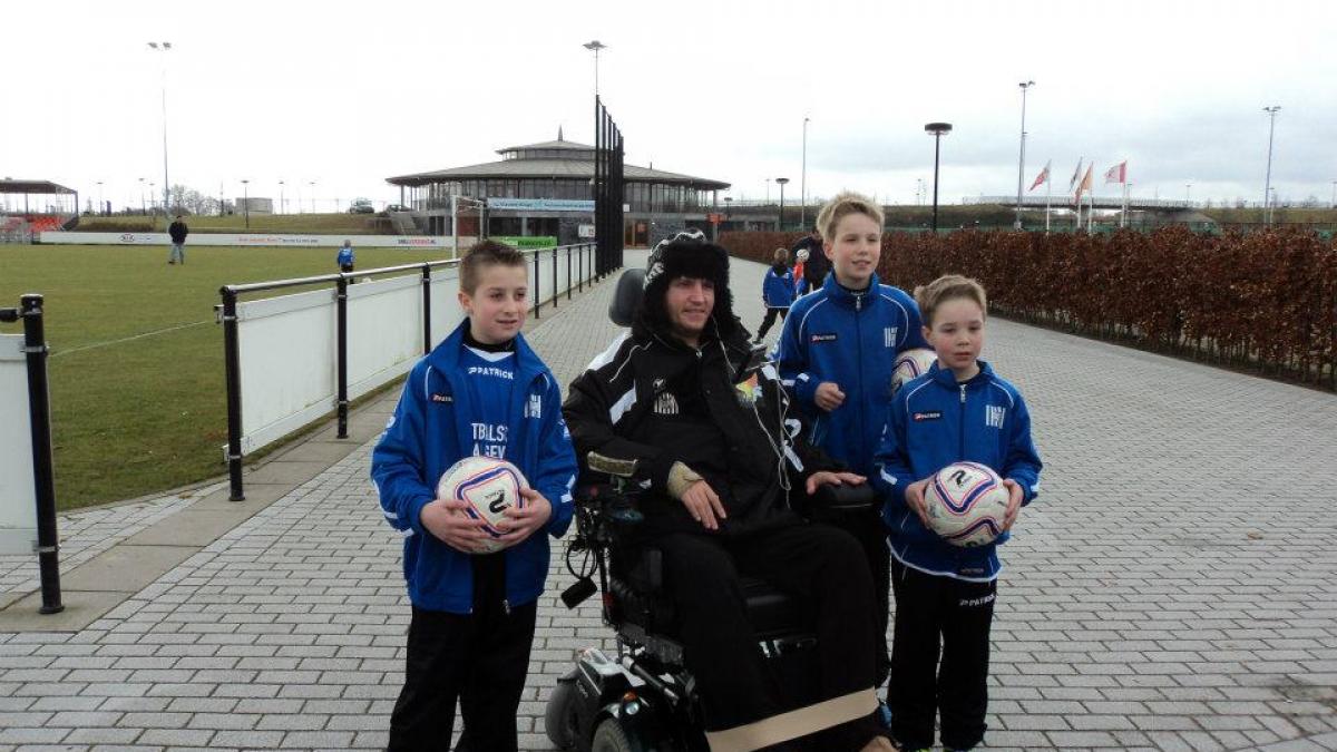 mihai nesu a inaugurat scoala de fotbal de la utrecht vezi imagini de la eveniment