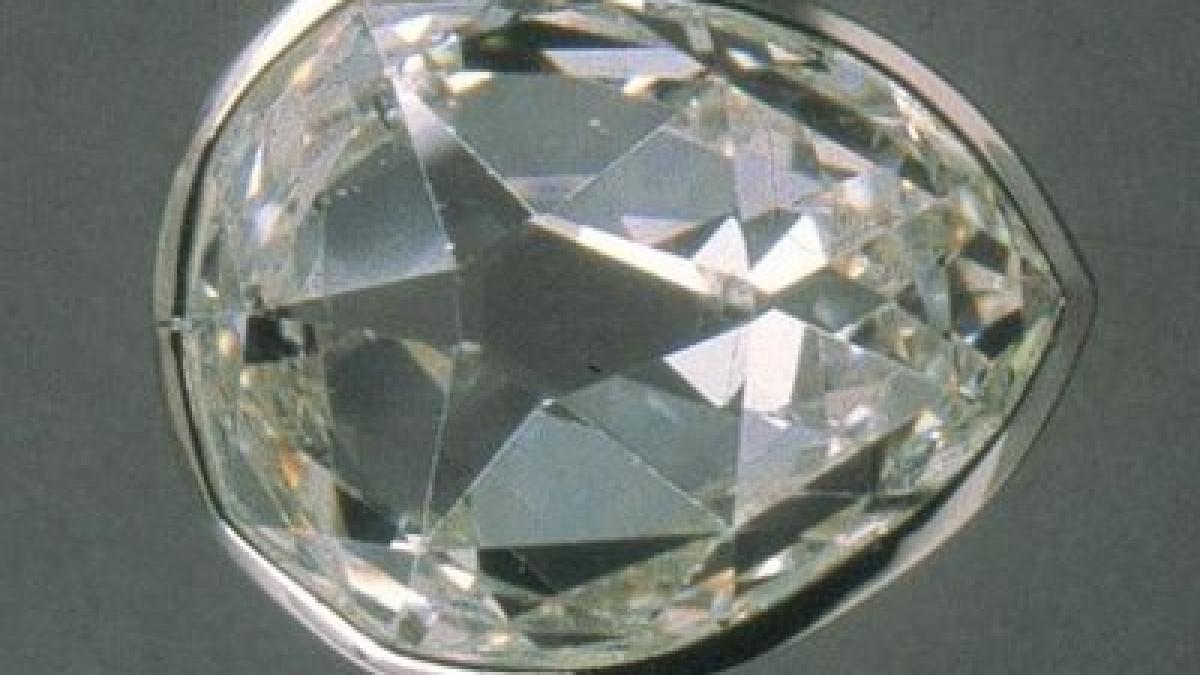 un diamant istoric care a apartinut mariei de medici scos la licitatie la geneva este evaluat la 2