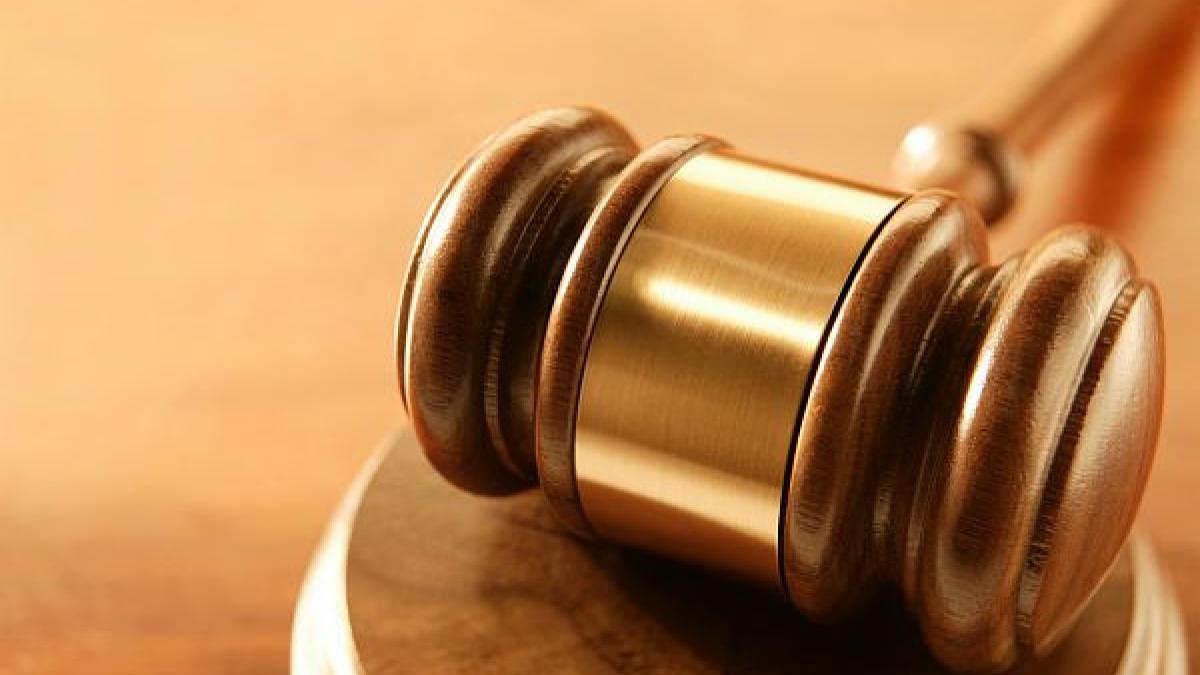 justitia este oarba un magistrat al instantei supreme a fost retinut marti noapte pentru trafic de