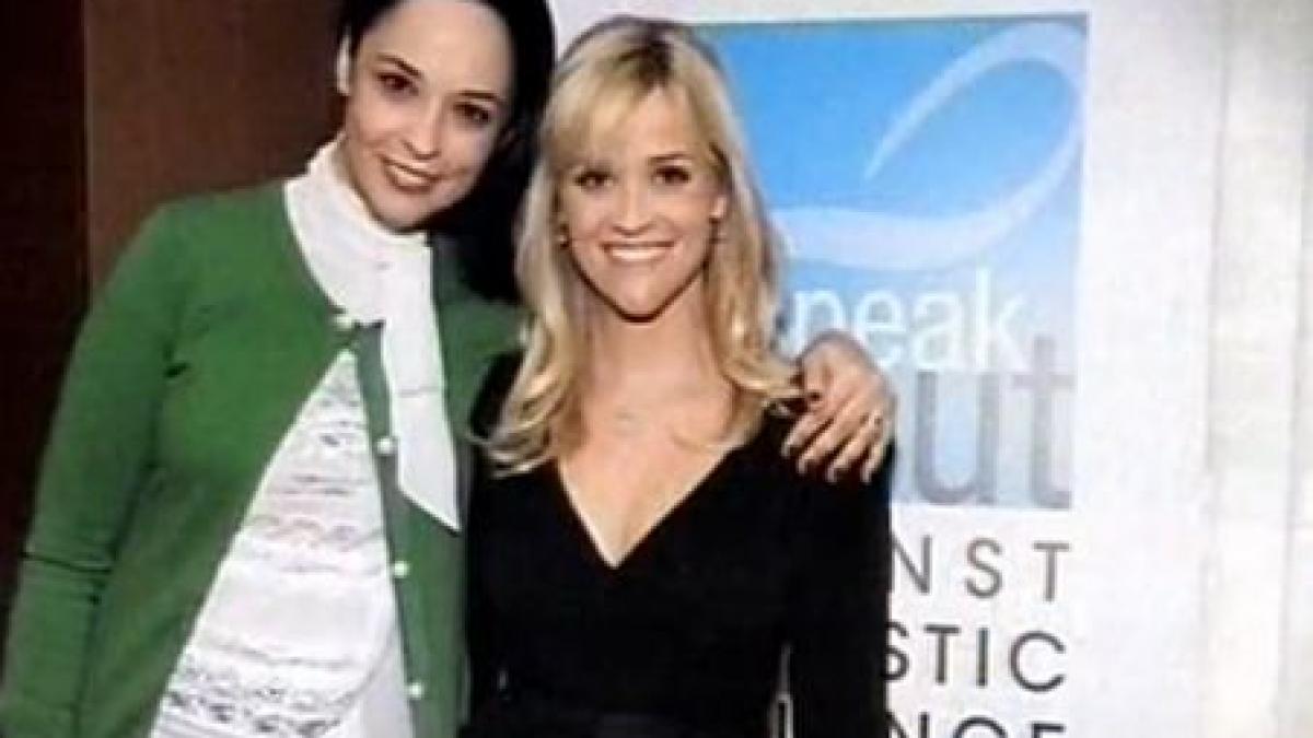 andreea marin banica lupta impotriva violentei domestice alaturi de reese witherspoon