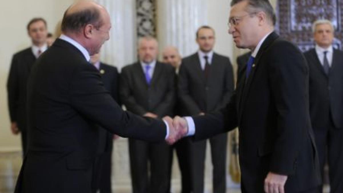 diaconescu a actionat la comanda lui basescu presa internationala despre incercarea romaniei de