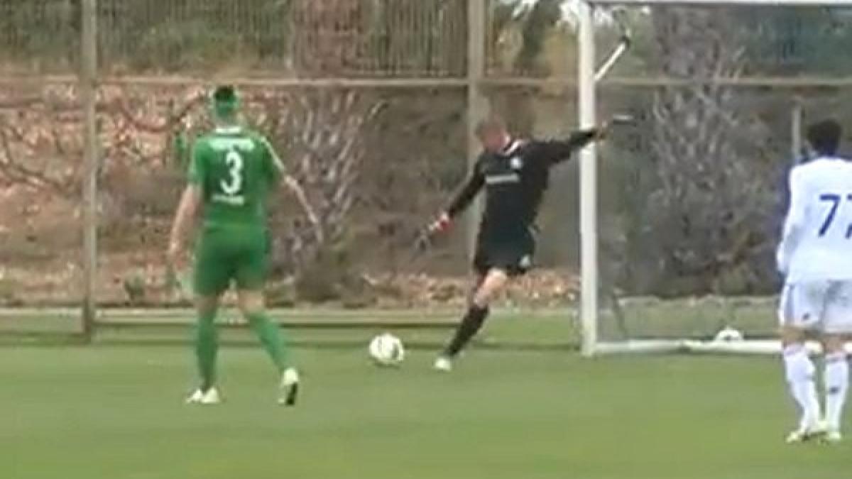 autogol de generic vezi cum a fost pacalit portarul de la maccabi haifa