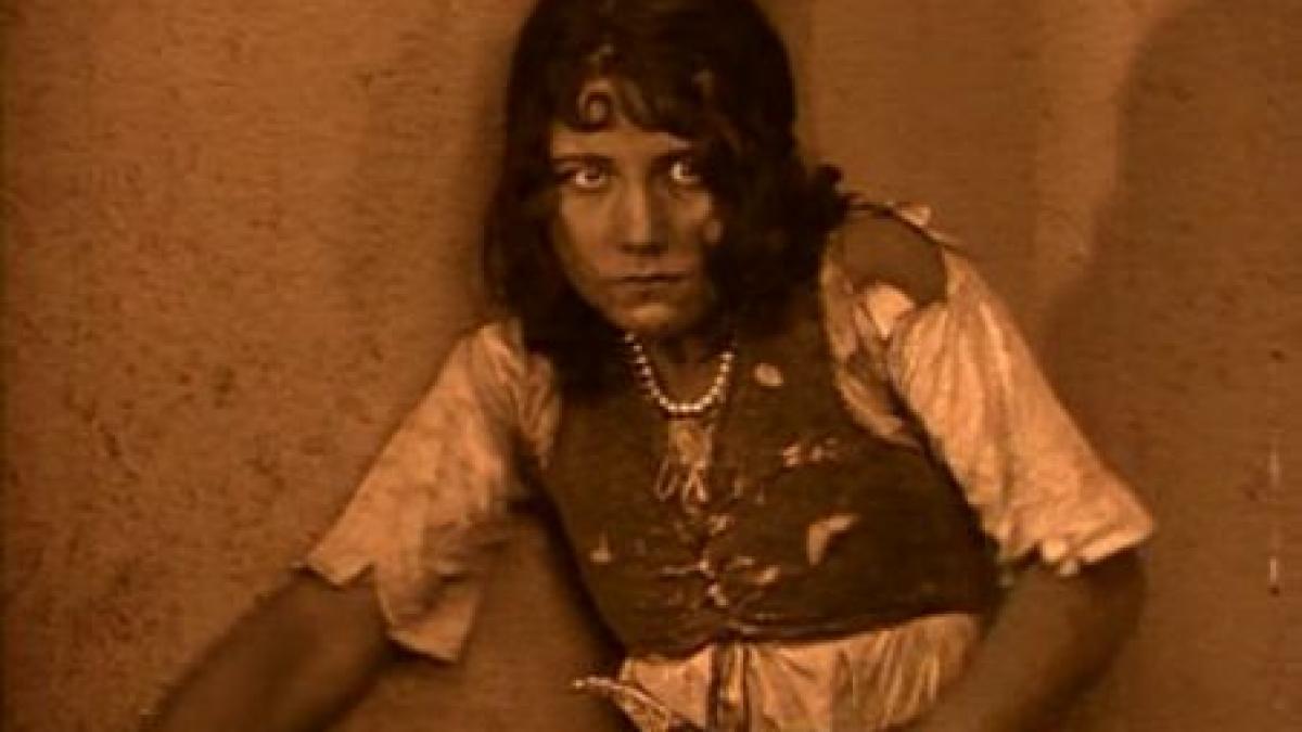 cel mai stralucitor star din epoca filmelor mute romanca pola illery a decedat la varsta de 103 ani