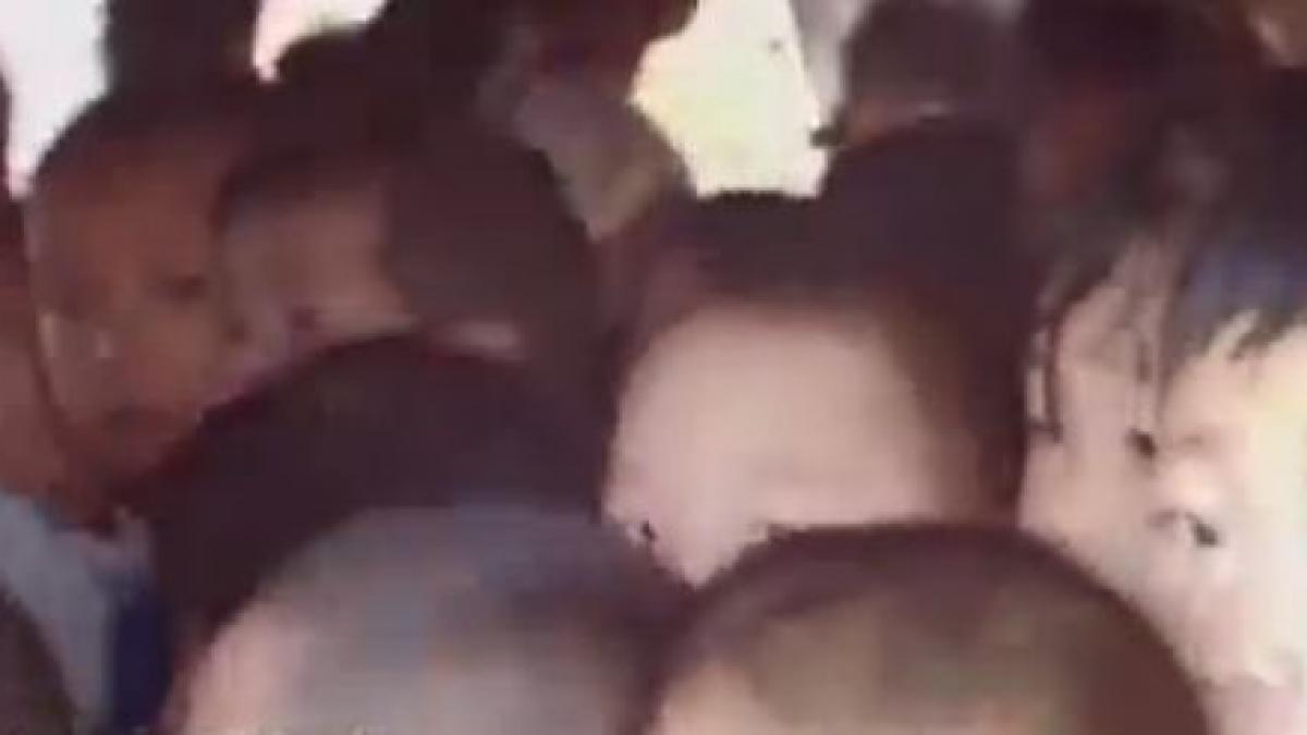 incredibil 66 de chinezi inghesuiti intr o duba