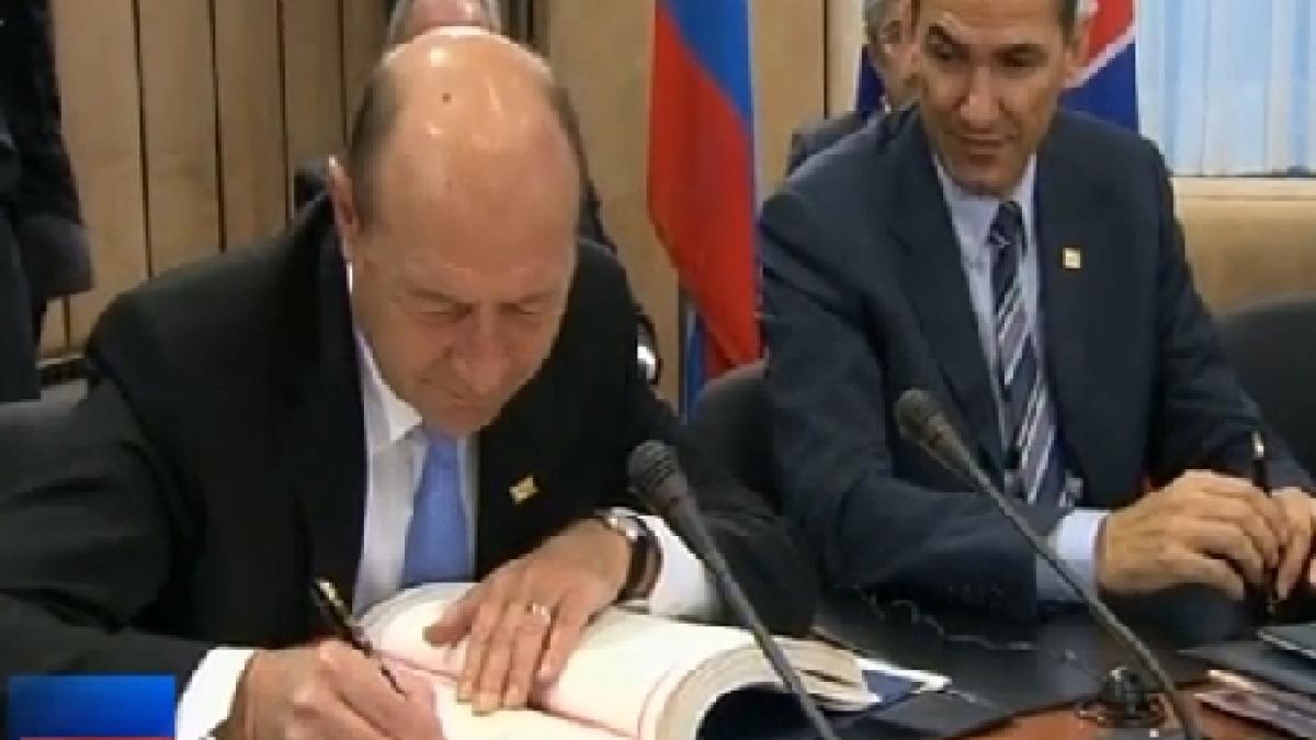 liderii statelor ue au semnat tratatul pentru disciplina fiscala vezi ce gafa a facut basescu