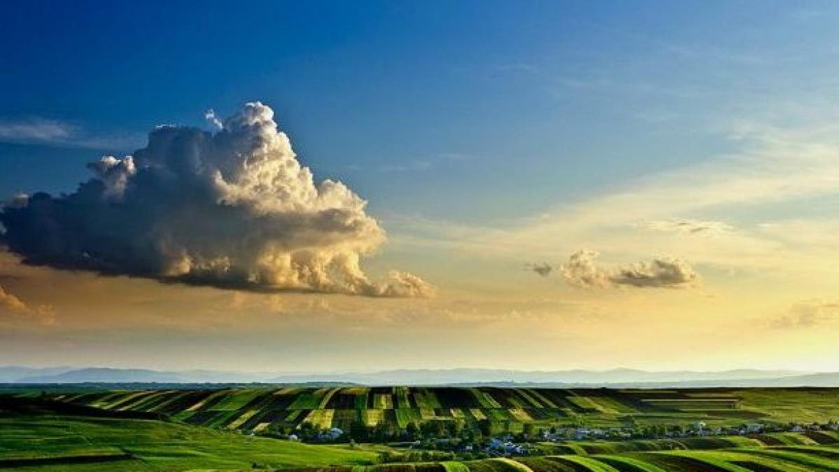 un fotograf roman a facut dealurile moldovei celebre in lumea intreaga