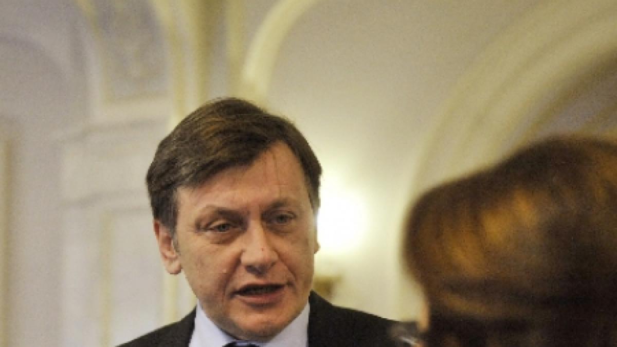 antonescu imi donez indemnizatia de parlamentar unei fundatii care se ocupa de copiii orfani