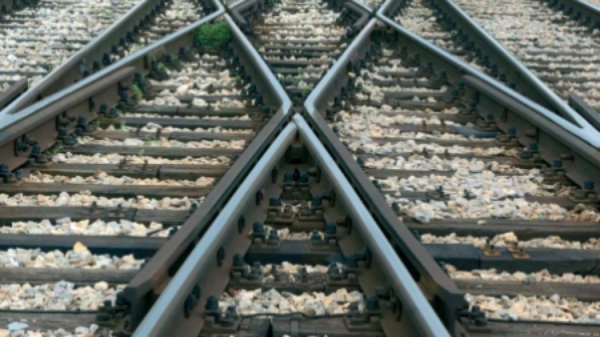 cfr inchiriaza liniile de cale ferata la pachet cu angajatii va organiza o licitatie la bursa de