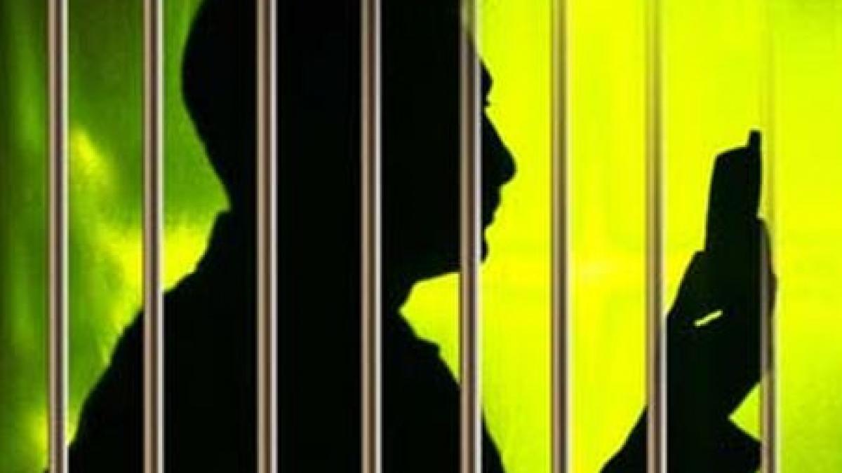 perchezitii la penitenciarul galati mai multe telefoane mobile gasite in posesia detinutilor au