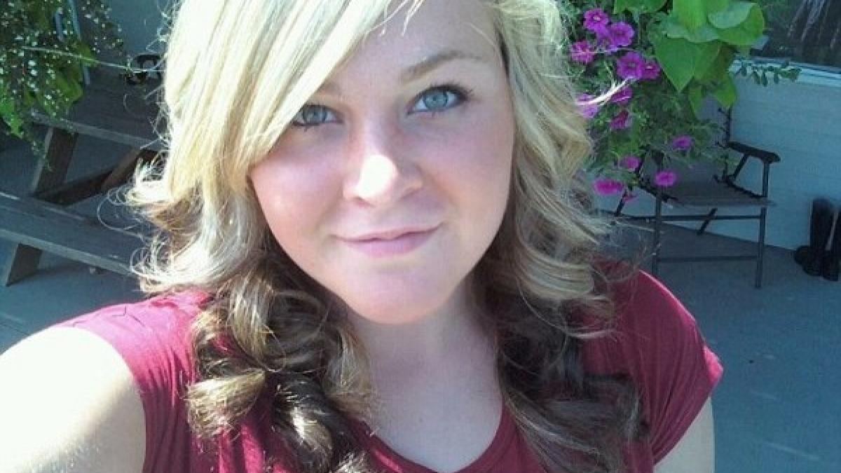 ha ha ha sa postezi pe facebook in timp ce conduci nu e sigur urmarea acestui mesaj te va impietri