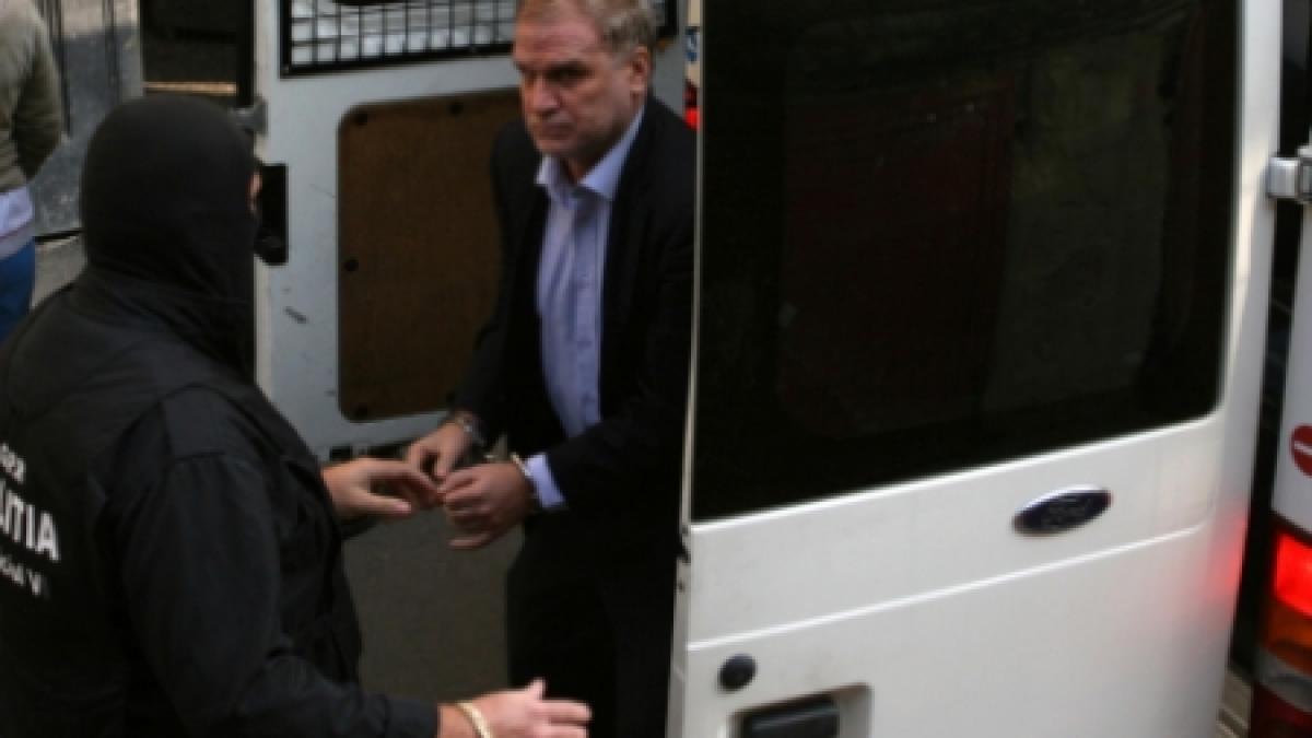 nati meir si fiul sau condamnati la 13 ani de inchisoare pentru coruptie