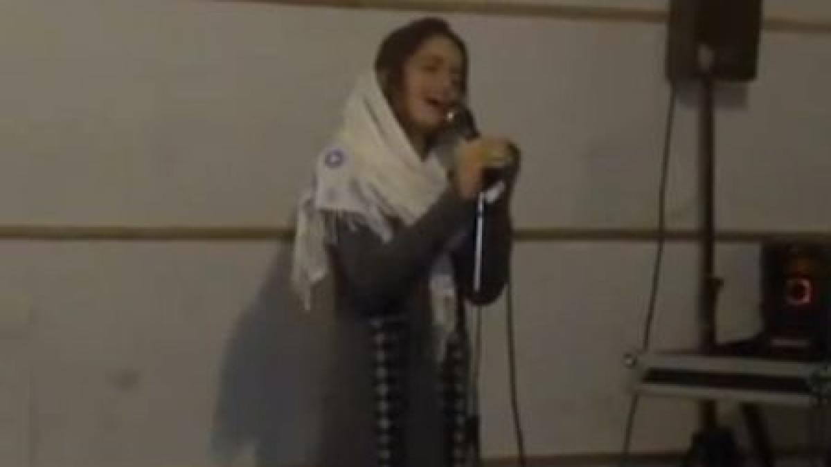o fata de 13 ani sfideaza legile iranului talentul si curajul ei te vor impresiona