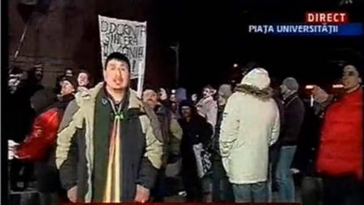 protestele continua in piata universitatii jos basescu