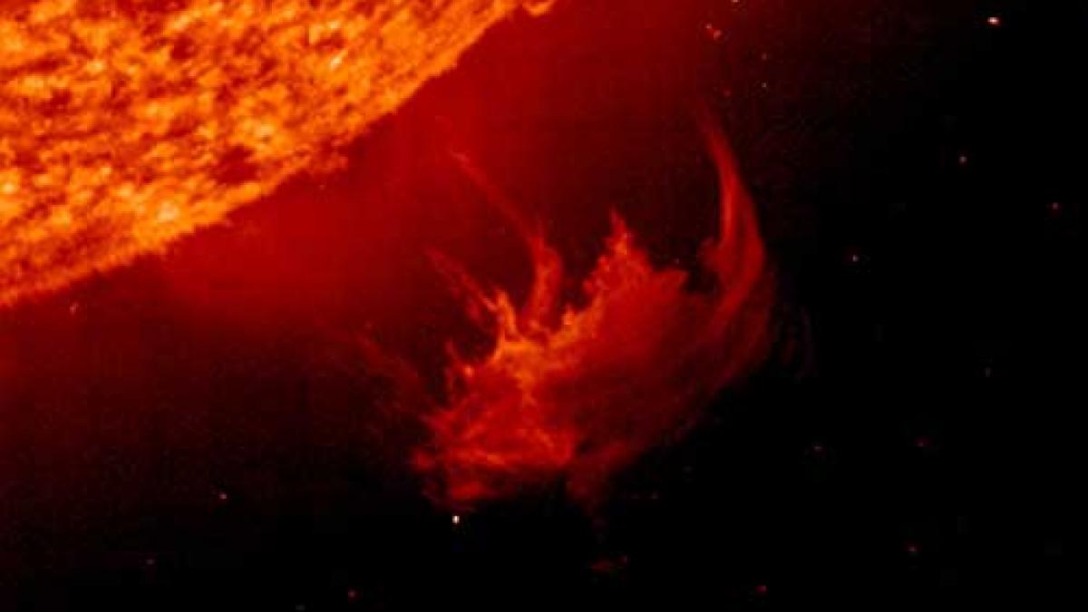 cea mai puternica furtuna solara va pune astazi la pamant comunicatiile de pe terra specialistii