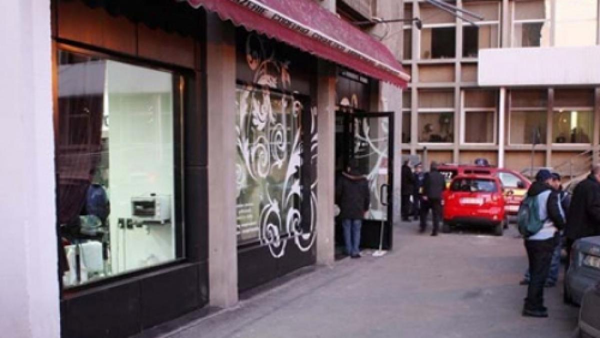 nu mai am nimic toate fetele sunt in sange coaforul de la perla loc de pelerinaj pentru prietenii