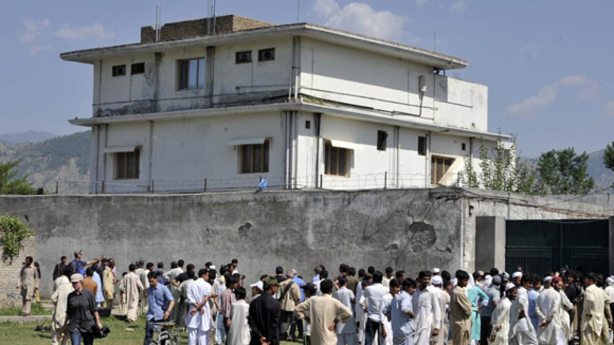 trei dintre vaduvele lui bin laden inculpate pentru intrare ilegala in pakistan