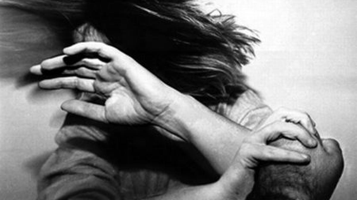 opriti violenta o femeie a fost batuta pana la moarte de sotul ei chiar de 8 martie