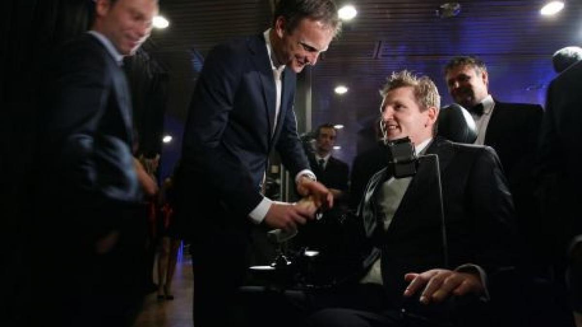 mihai nesu si a propus sa ajute copiii imobilizati in scaun cu rotile